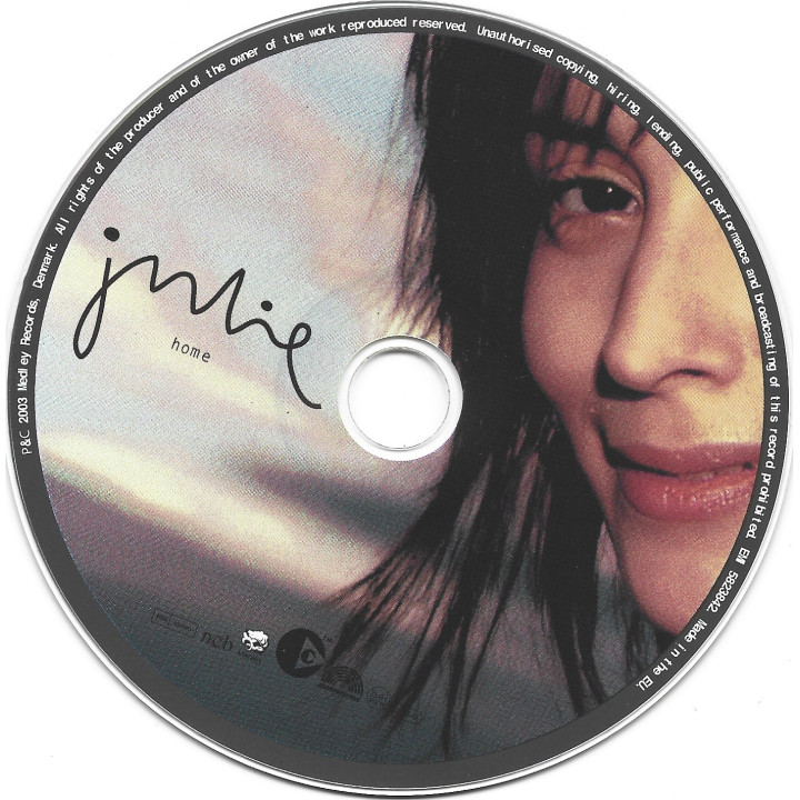 Julie – Home